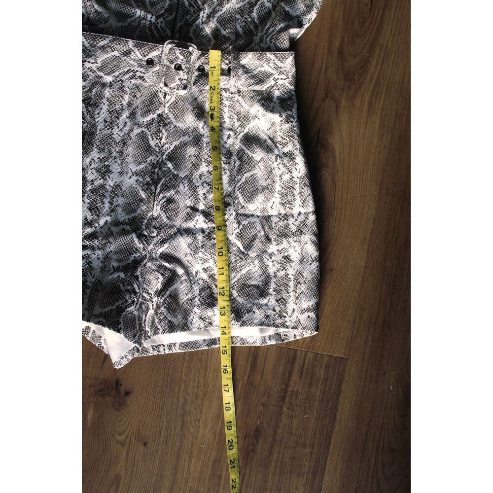 Urban Outfitters Viper Print Romper | Black & White | Vegan Leather  S | NWT | - Picture 8 of 8